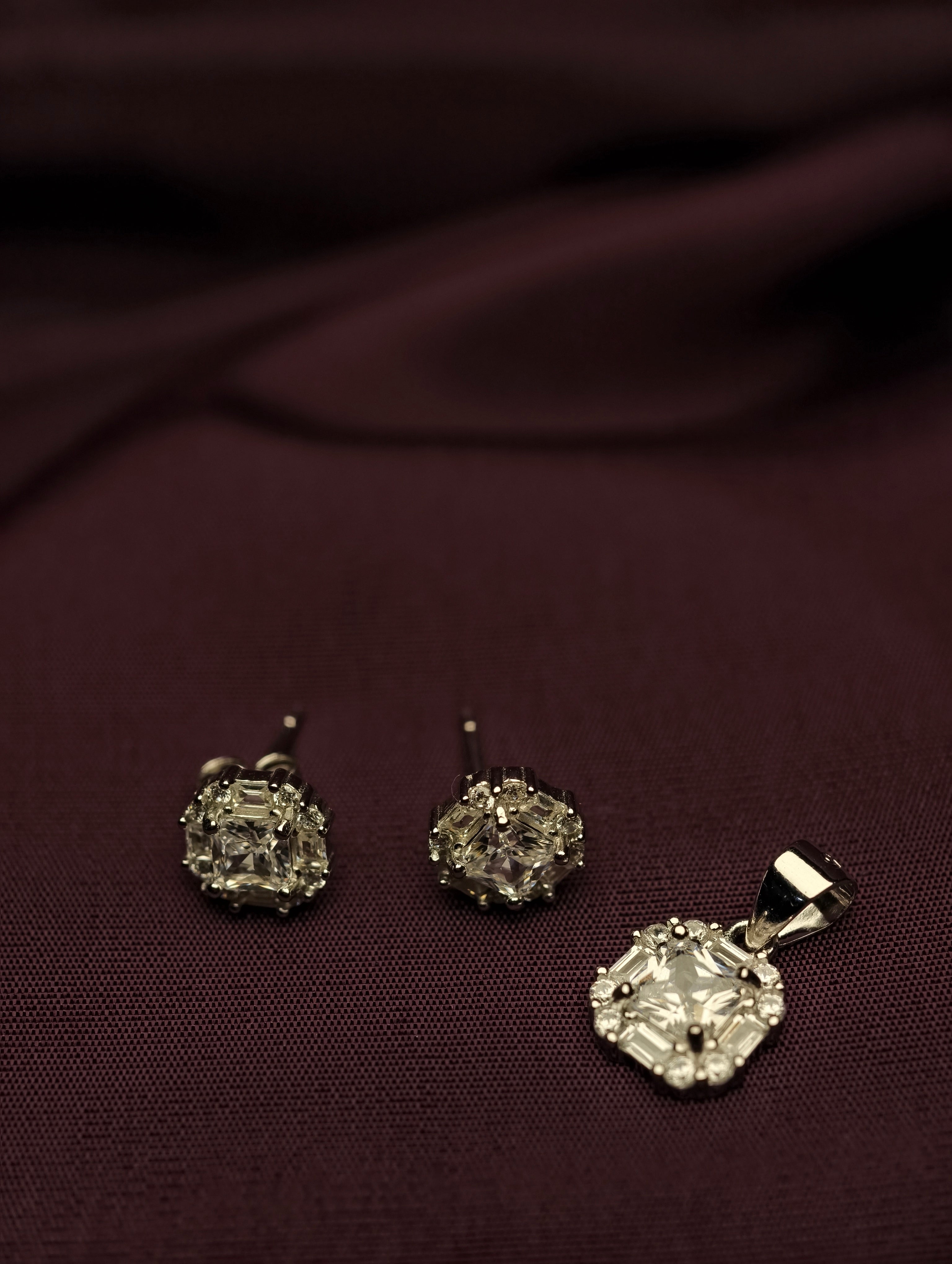Pendant Set