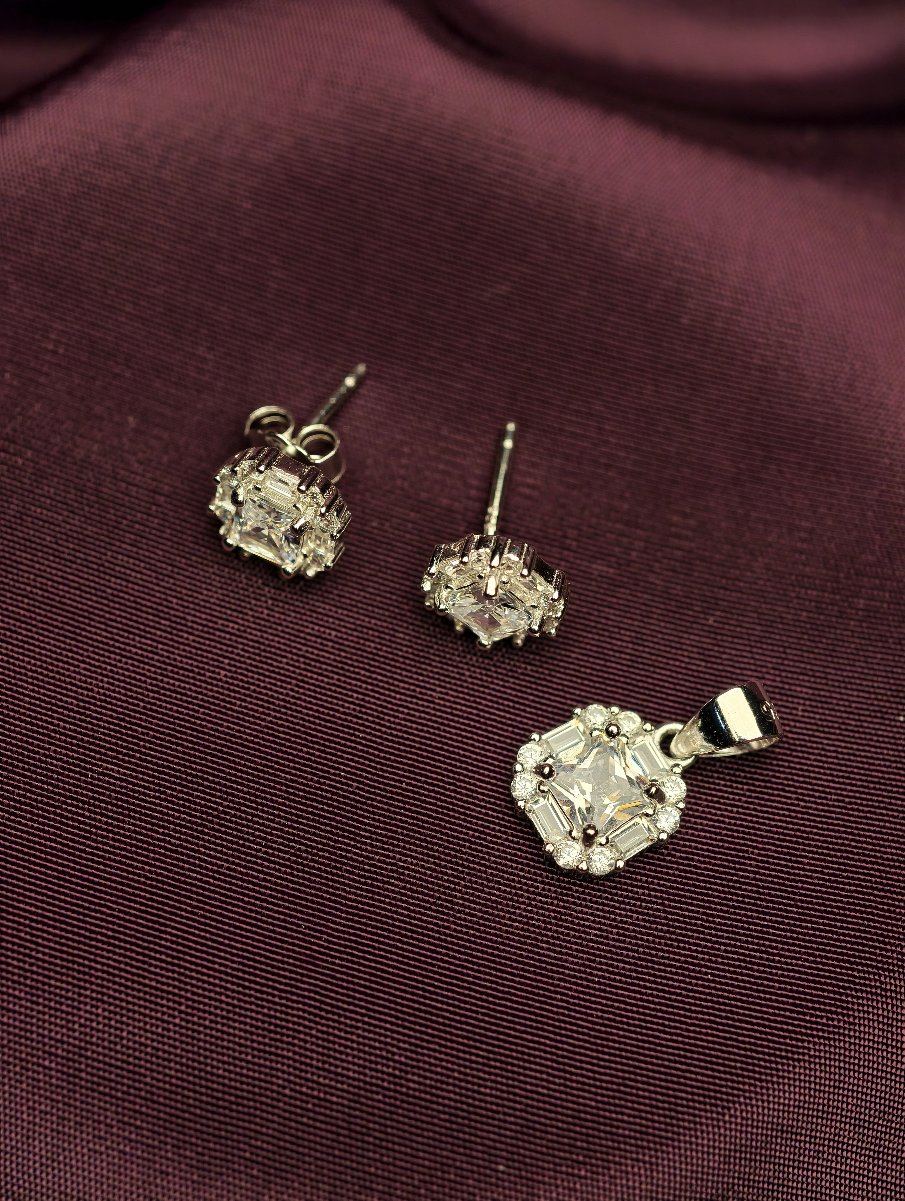 Pendant Set
